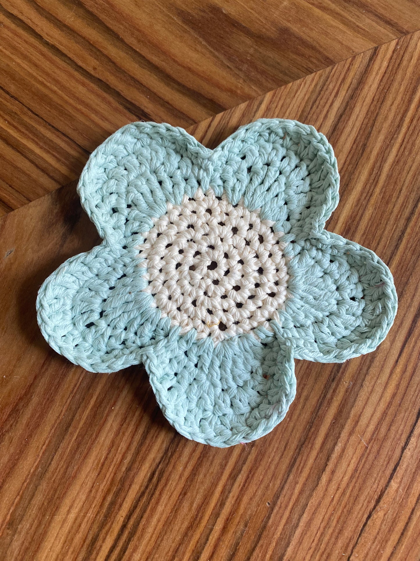 Dessous de verres/tasses fleurs en crochet