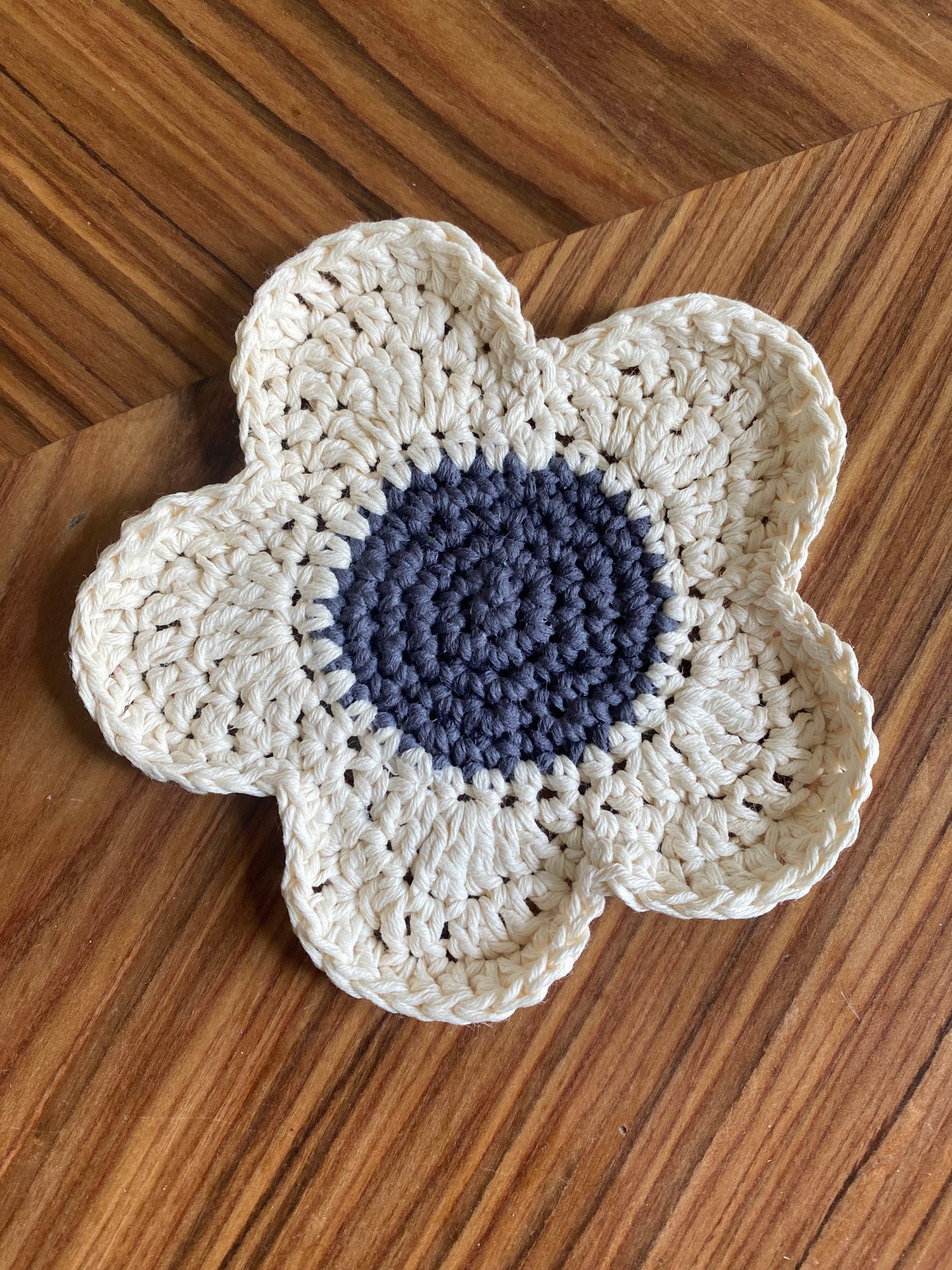 Dessous de verres/tasses fleurs en crochet