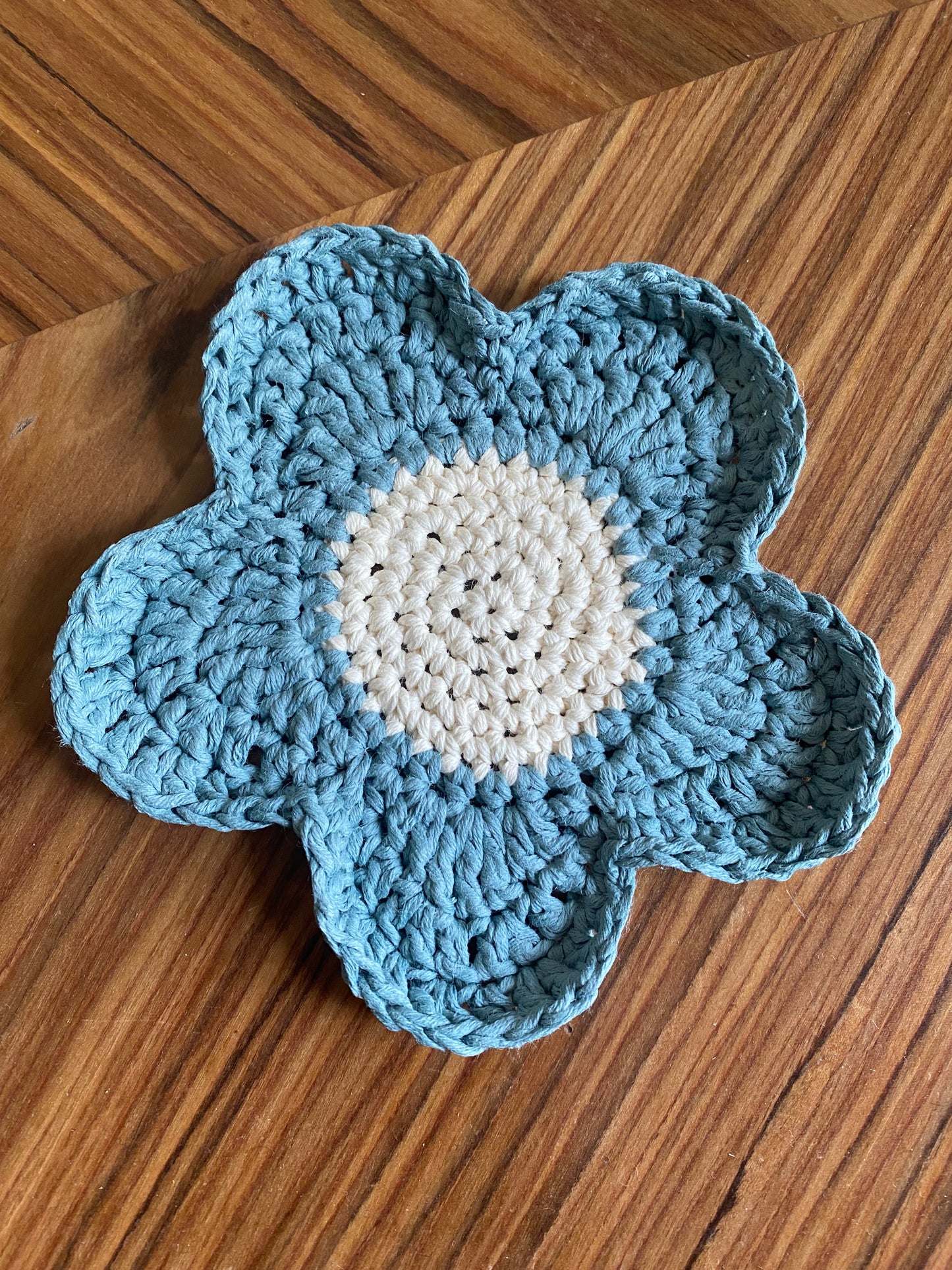 Dessous de verres/tasses fleurs en crochet