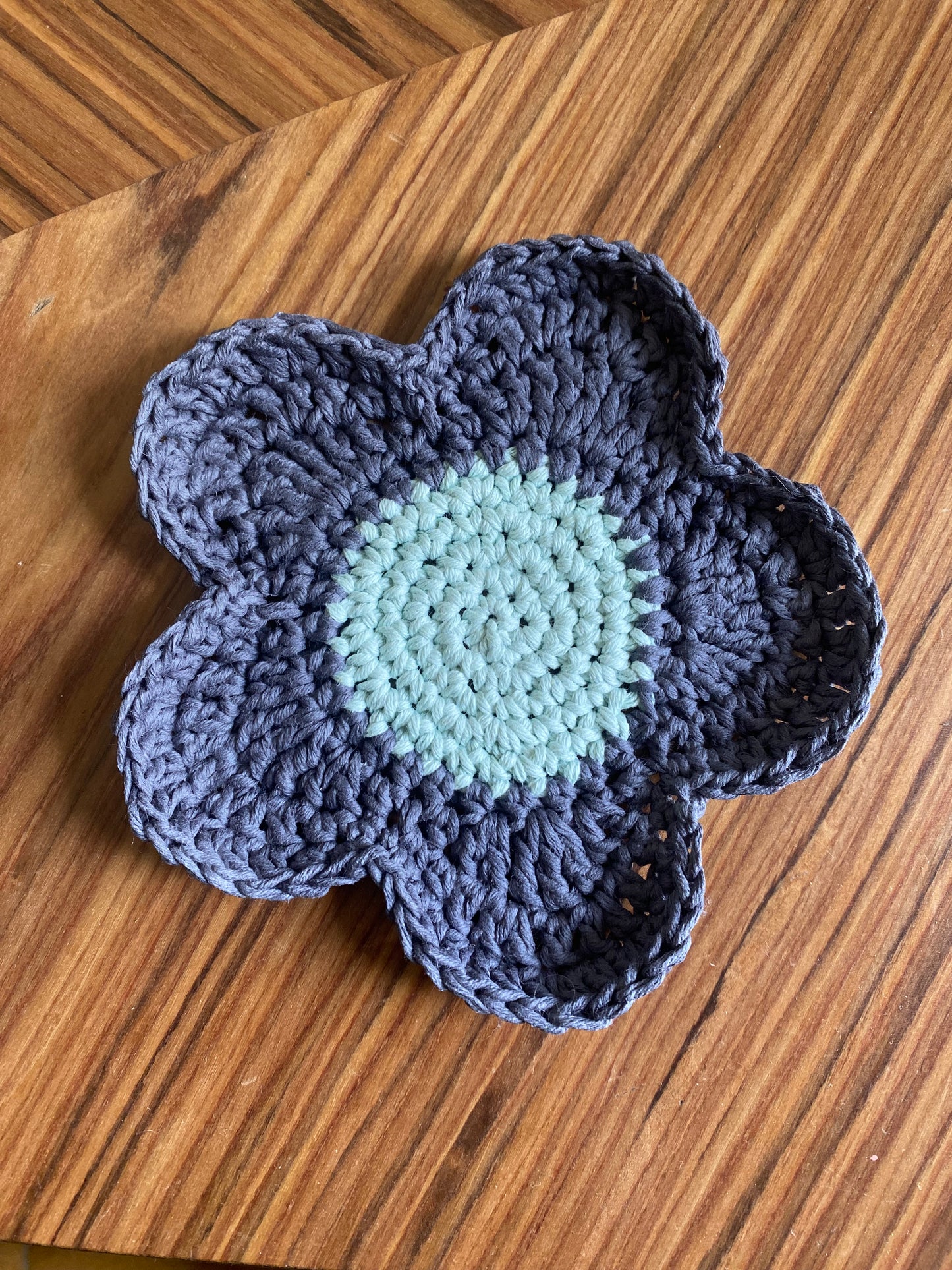 Dessous de verres/tasses fleurs en crochet