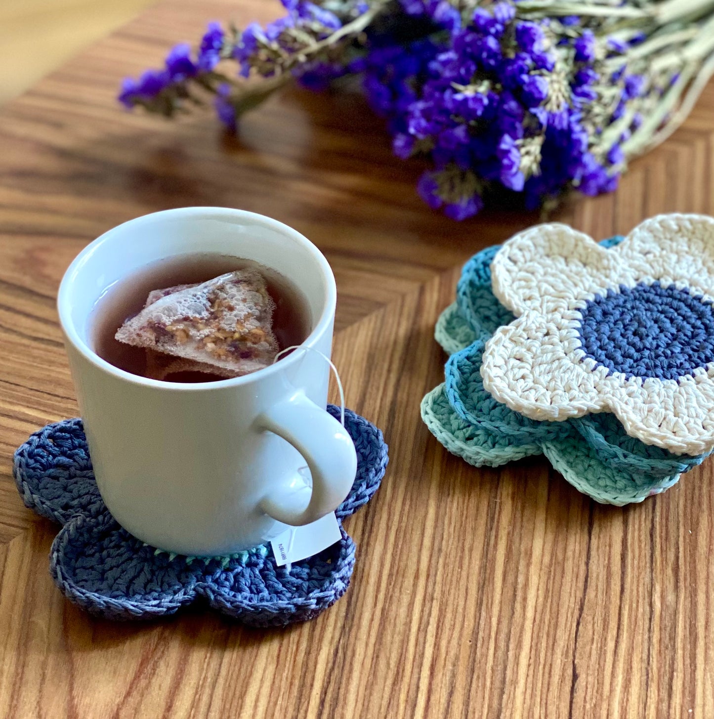 Dessous de verres/tasses fleurs en crochet