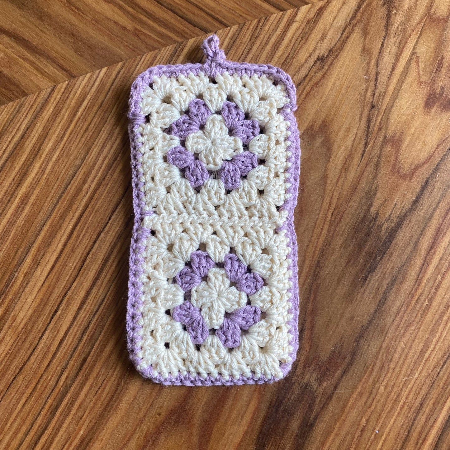 Etui à lunettes en crochet granny